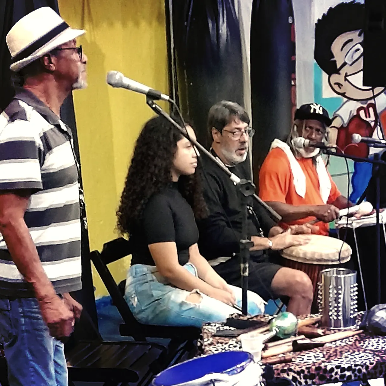 Circulação Pai Felipe - Foto 06 Músicos ensaiando para apresentação.